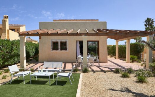 ELEGANTE VILLA DE 3 DORMITORIOS EN ALMERIA