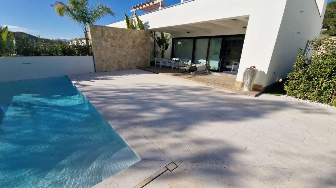 Foto 1 de la propiedad: ESPECTACULAR VILLA EN FONT DEL LLOP
