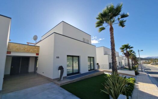 VILLA DE LUJO EN PRIMERA LÍNEA DE GOLF – FONT DEL LLOP