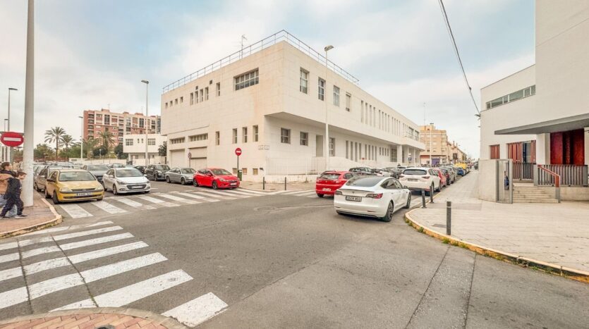Foto 2 de la propiedad: Plaza de garaje en venta Altabix – Zona Iglesia – Centro de Salud – Elche