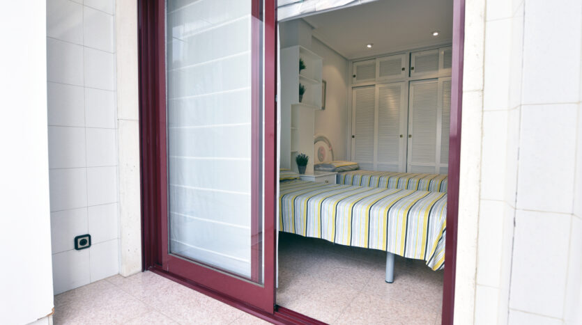Foto 4 de la propiedad: TE PRESENTAMOS EN EL CENTRO DE SANTA POLA, ESTA ESPACIOSA VIVIENDA PLANTA BAJA DUPLEX DE 5 DORMITORIOS CON GARAJE INCLUI