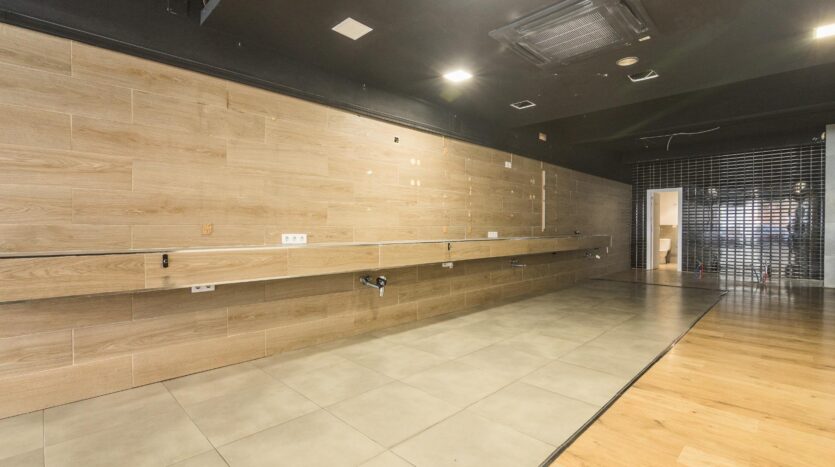 Foto 2 de la propiedad: LOCAL COMERCIAL EN VENTA – ALQUILER CON OPCIÓN A COMPRA JUNTO PLAZA OBISPO SIGUIRI – 218 M² REFORMADOS