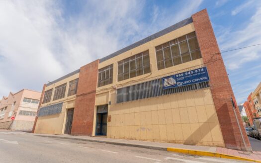 ATENCION INVERSORES NAVE PARA CONSTRUIR O PARA ALQUILAR