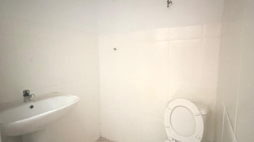 Ver todas las 38 fotos de la propiedad: ¡Gran Oportunidad! Amplio Local de 120m2 aprox con Patio en Carrús
