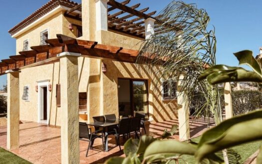 ALUCINANTES VILLAS EN CUEVAS DEL ALMANZORA