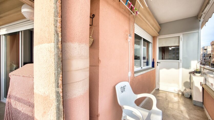 Foto 3 de la propiedad: Amplia y Luminosa Vivienda en esquina de 3 dorm. baño y aseo con Garaje Cerrado en el Corazón de la Ciudad