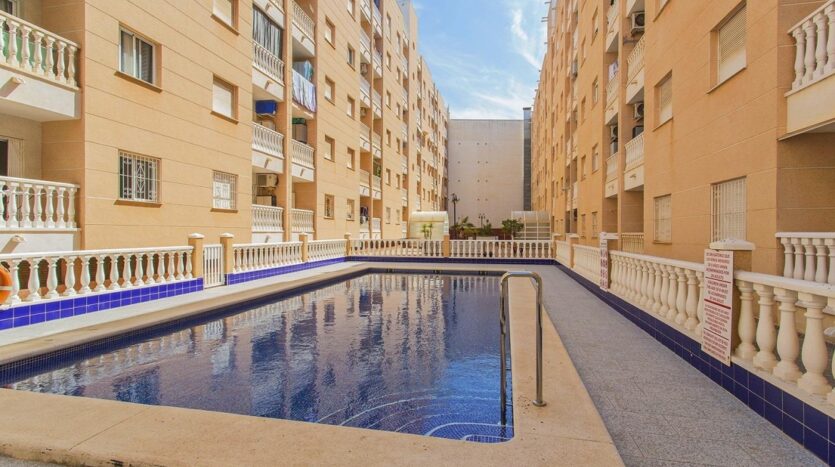 Foto 2 de la propiedad: Apartamento para entrar a vivir en zona céntrica de Torrevieja.