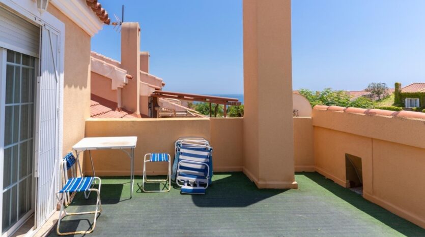 Foto 4 de la propiedad: Bonito bungalow reformado con vistas al mar, piscina y pistas deportivas, en la prestigiosa urbanización Olivo de Oro – Gran Alacant.