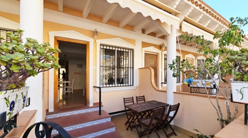 Foto 2 de la propiedad: Bungalow en Venta en Santiago Bernabéu, Santa Pola – A Solo 200m de la Playa