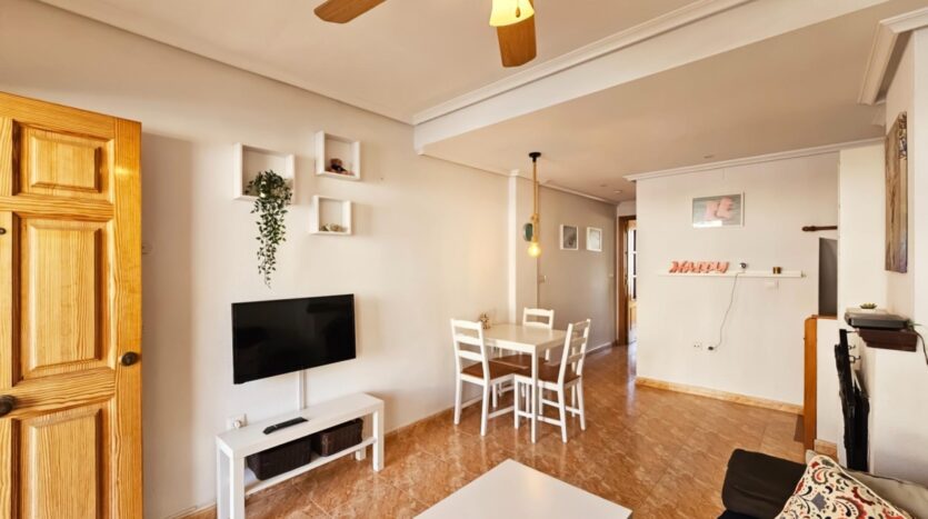 Foto 4 de la propiedad: Bungalow en Venta en Santiago Bernabéu, Santa Pola – A Solo 200m de la Playa