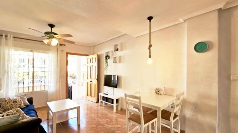 Ver todas las 32 fotos de la propiedad: Bungalow en Venta en Santiago Bernabéu, Santa Pola – A Solo 200m de la Playa