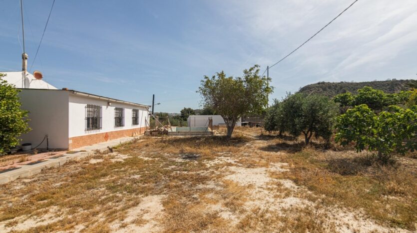 Foto 4 de la propiedad: CASA DE CAMPO ENTRE PARTIDA DE CARRUS Y PEÑA LAS AGUILAS  DONDE LA TRANQUILIDAD ES ABSOLUTA