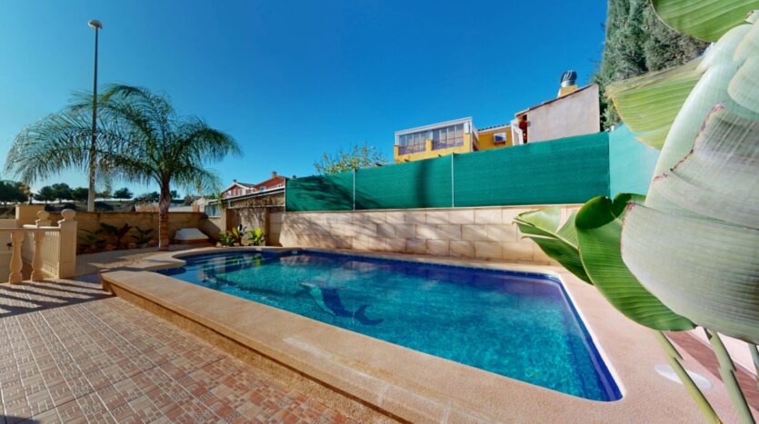 Foto 3 de la propiedad: CASA INDEPENDIENTE CON PISCINA Y GARAJE EN MUTXAMEL