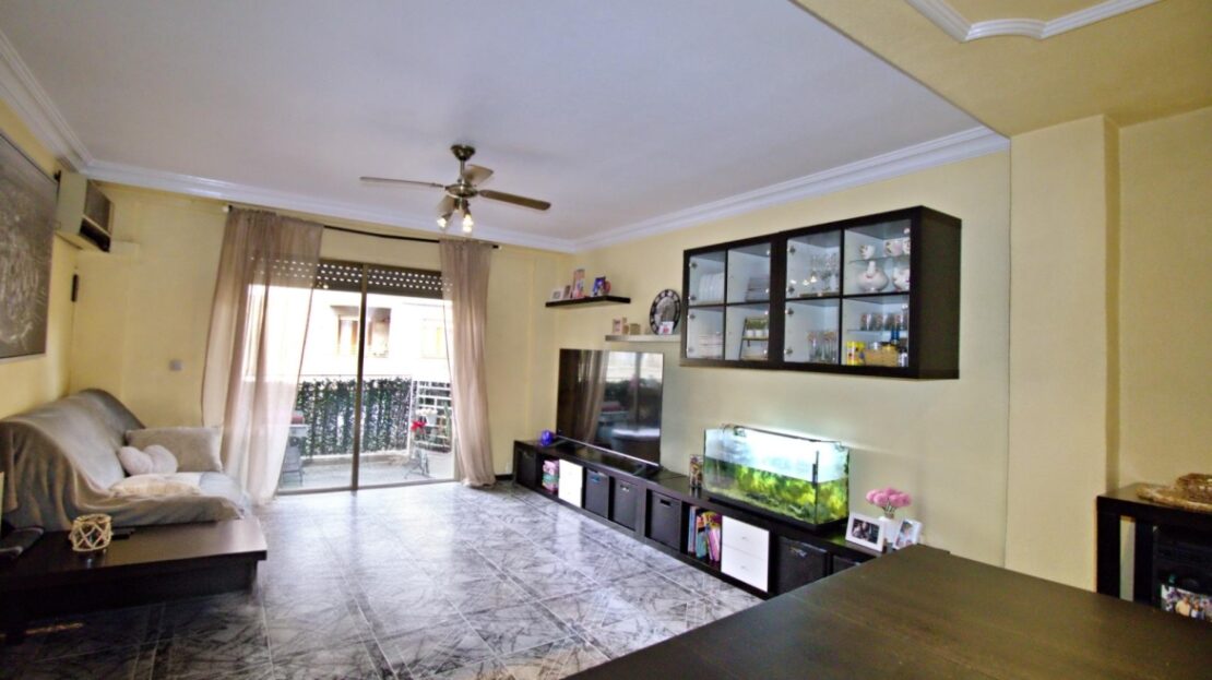 Foto 1 de la propiedad: Centrica y vivienda con 5 posibles dormitorios, con ascensor en Elche