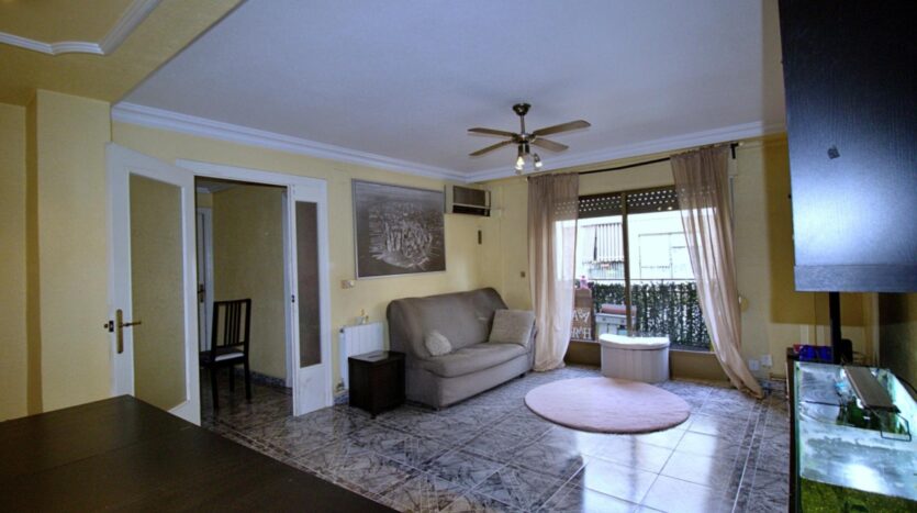 Foto 3 de la propiedad: Centrica y vivienda con 5 posibles dormitorios, con ascensor en Elche