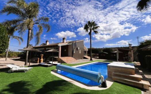 Chalet a la venta en Jacarilla