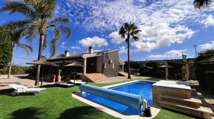 Foto de la propiedad: Chalet a la venta en Jacarilla