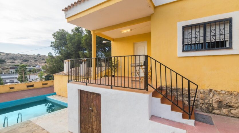 Foto 2 de la propiedad: ¡CHALET A LA VENTA EN LA ZONA DE MONTESOL!