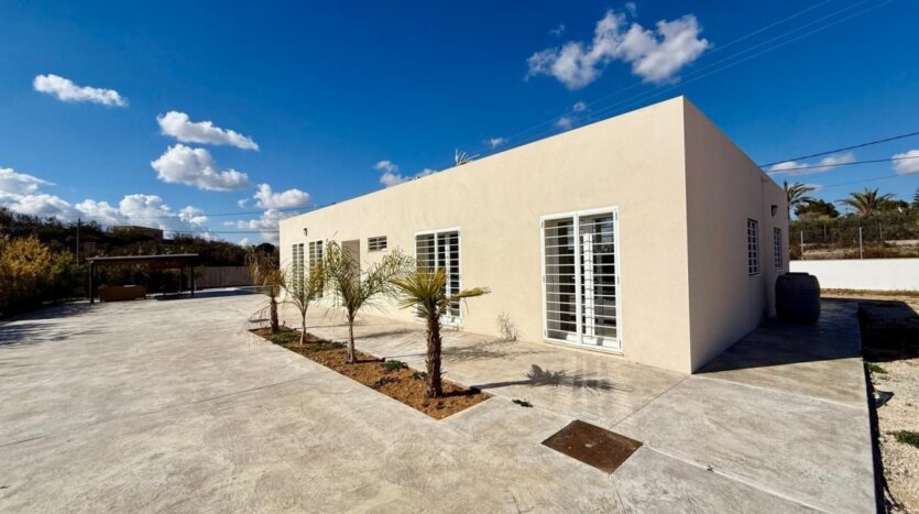 Foto 2 de la propiedad: Chalet en peña las aguilas con tres habitaciones, piscina privada diseño minimalista