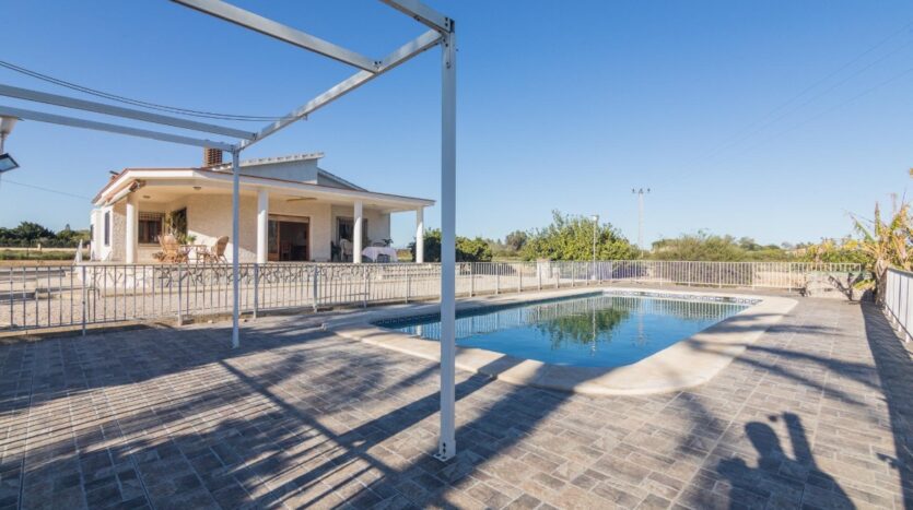 Ver todas las 53 fotos de la propiedad: ¡CHALET EN VALVERDE CTRA. SANTA POLA – ELCHE!