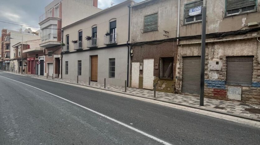 Foto 2 de la propiedad: Edificio En Venta Para Inversores En Pleno centro De Albatera