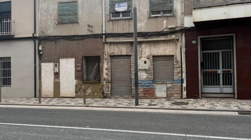 Ver todas las 11 fotos de la propiedad: Edificio En Venta Para Inversores En Pleno centro De Albatera