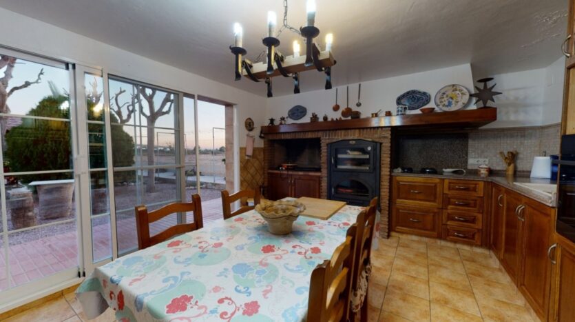Foto 3 de la propiedad: ESPECTACULAR CHALET CON GRAN PARCELA – REALENGO