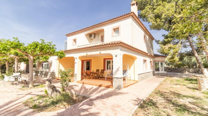 Foto 2 de la propiedad: Espectacular chalet en Elche zona Bonavista en venta, 5 dorm, 4 baños, piscina y amplia parcela.