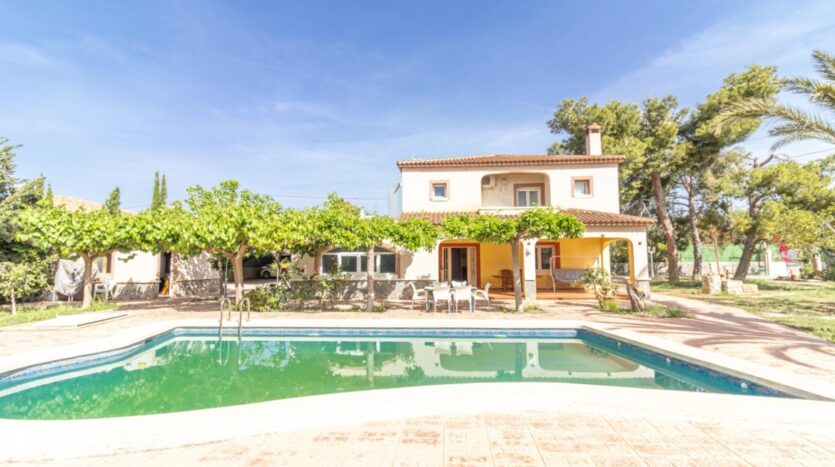Foto 4 de la propiedad: Espectacular chalet en Elche zona Bonavista en venta, 5 dorm, 4 baños, piscina y amplia parcela.