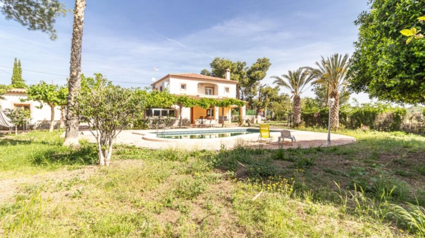 Ver todas las 50 fotos de la propiedad: Espectacular chalet en Elche zona Bonavista en venta, 5 dorm, 4 baños, piscina y amplia parcela.