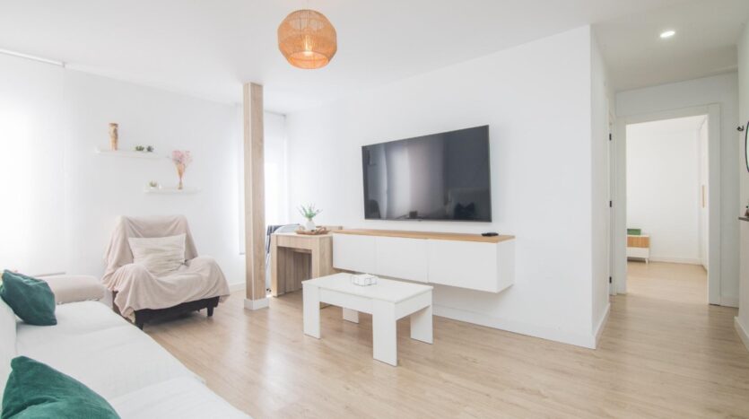 Ver todas las 29 fotos de la propiedad: ESPECTACULAR VIVIENDA EN PLAZA MADRID CON ASCENSOR Y TODO REFORMADO