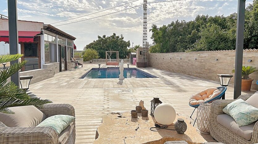 Ver todas las 90 fotos de la propiedad: Excelente Chalet en Torrellano Alto