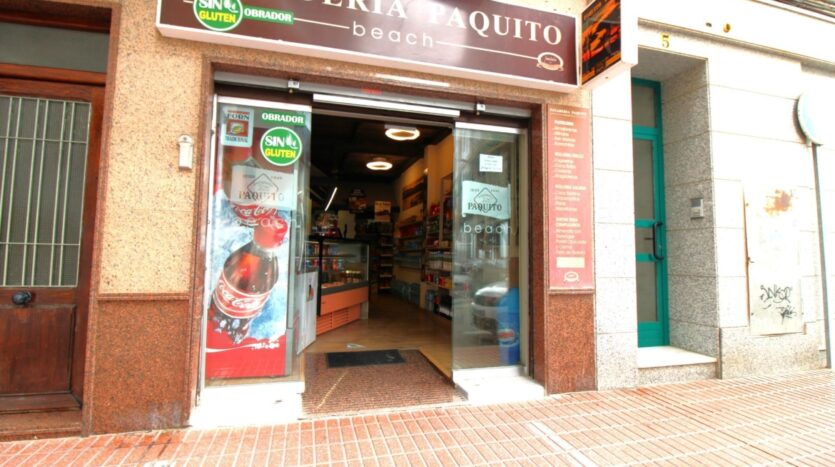 Foto 2 de la propiedad: FANTÁSTICO LOCAL COMERCIAL DISPONIBLE A LA VENTA CON POSIBILIDAD DE COMVERTIRLO EN VIVIENDA