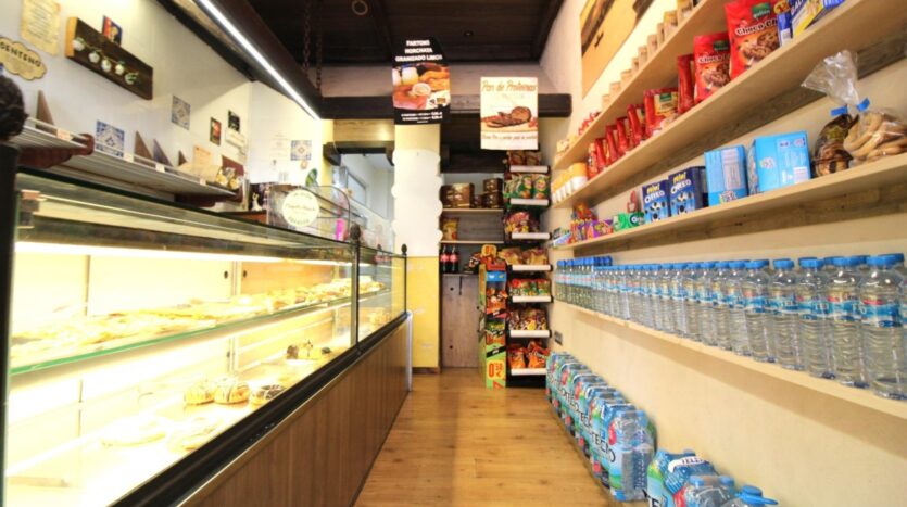 Ver todas las 16 fotos de la propiedad: FANTÁSTICO LOCAL COMERCIAL DISPONIBLE A LA VENTA CON POSIBILIDAD DE COMVERTIRLO EN VIVIENDA