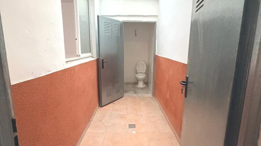 Foto 2 de la propiedad: ¡Gran Oportunidad! Amplio Local de 120m2 aprox con Patio en Carrús