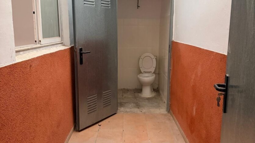 Foto 4 de la propiedad: ¡Gran Oportunidad! Amplio Local de 120m2 aprox con Patio en Carrús