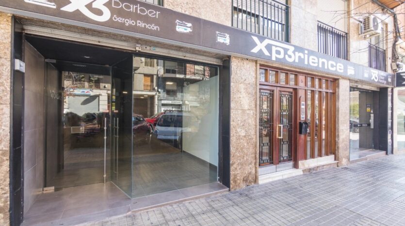Foto 3 de la propiedad: LOCAL COMERCIAL EN VENTA – ALQUILER CON OPCIÓN A COMPRA JUNTO PLAZA OBISPO SIGUIRI – 218 M² REFORMADOS