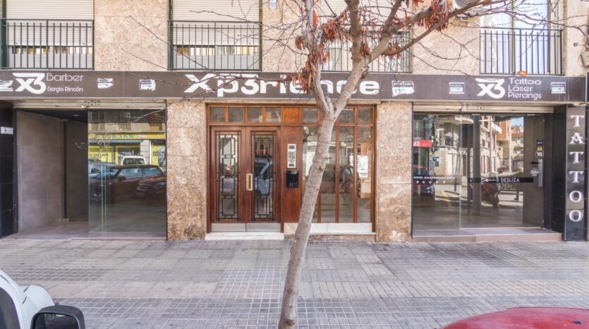Foto 4 de la propiedad: LOCAL COMERCIAL EN VENTA – ALQUILER CON OPCIÓN A COMPRA JUNTO PLAZA OBISPO SIGUIRI – 218 M² REFORMADOS