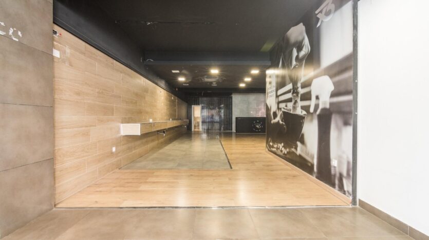 Ver todas las 28 fotos de la propiedad: LOCAL COMERCIAL EN VENTA – ALQUILER CON OPCIÓN A COMPRA JUNTO PLAZA OBISPO SIGUIRI – 218 M² REFORMADOS