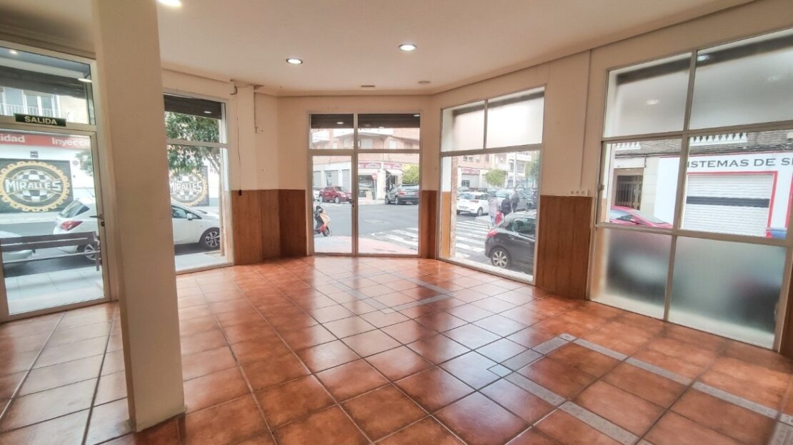 Foto 1 de la propiedad: Local comercial esquina en venta zona Plaza de Crevillente – Antonio Machado de Elche.