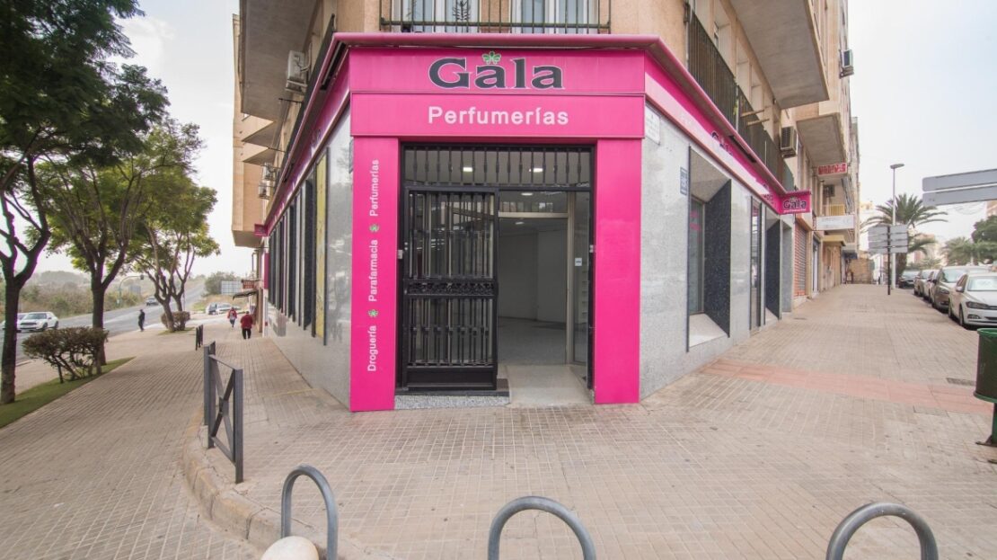 Foto 1 de la propiedad: Local de 200 metros en venta en el centro de El Altet.