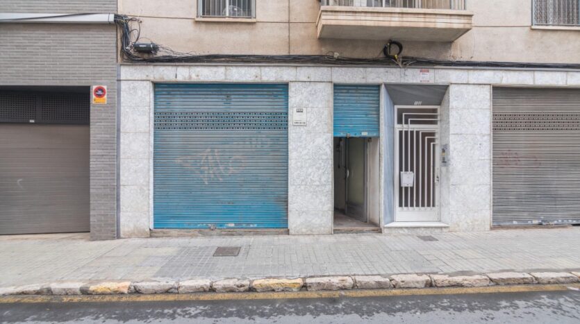 Ver todas las 7 fotos de la propiedad: LOCAL EN ALQUILER EN CALLE FILET DE FORA