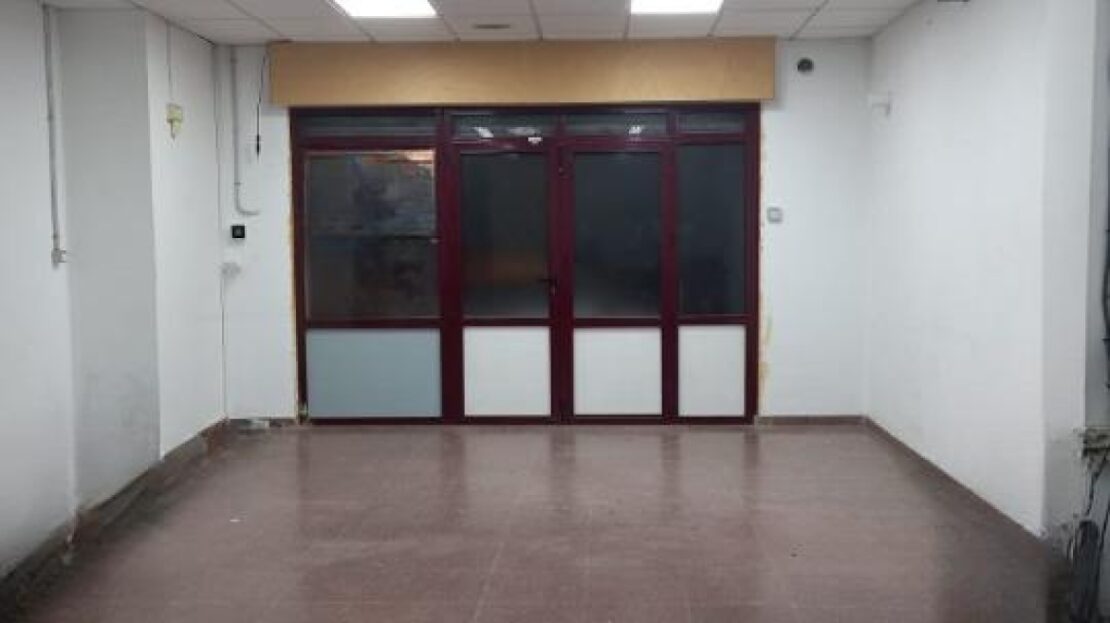 Foto 1 de la propiedad: Local en venta en Calle José Sánchez Sáez – Posibilidad de convertir en Loft