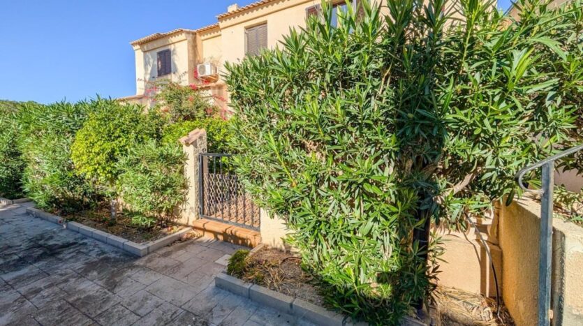 Foto 2 de la propiedad: Maravillosa vivienda ubicada en la prestigiosa zona de El Faro, un entorno tranquilo y privilegiado de Gran Alacant.