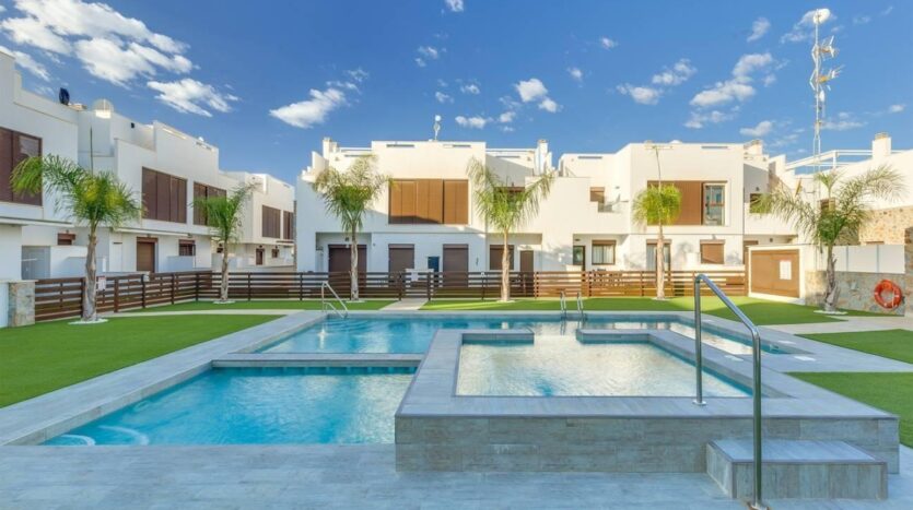 Foto 4 de la propiedad: Moderno apartamento en planta baja con 3 dormitorios en Torre de la Horadada.