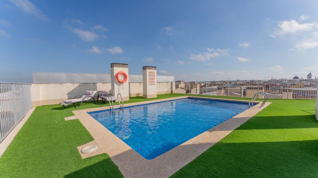 Foto 1 de la propiedad: Oportunidad en Dolores: piso amplio con garaje y piscina comunitaria