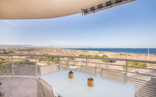 PISO UNICO EN VENTA DE 3 DORMITORIOS EN LOS ARENALES DEL SOL CON VISTAS ESPECTACULARES
