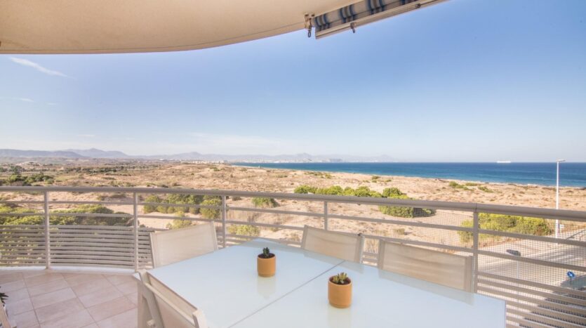 Foto de la propiedad: PISO UNICO EN VENTA DE 3 DORMITORIOS EN LOS ARENALES DEL SOL CON VISTAS ESPECTACULARES