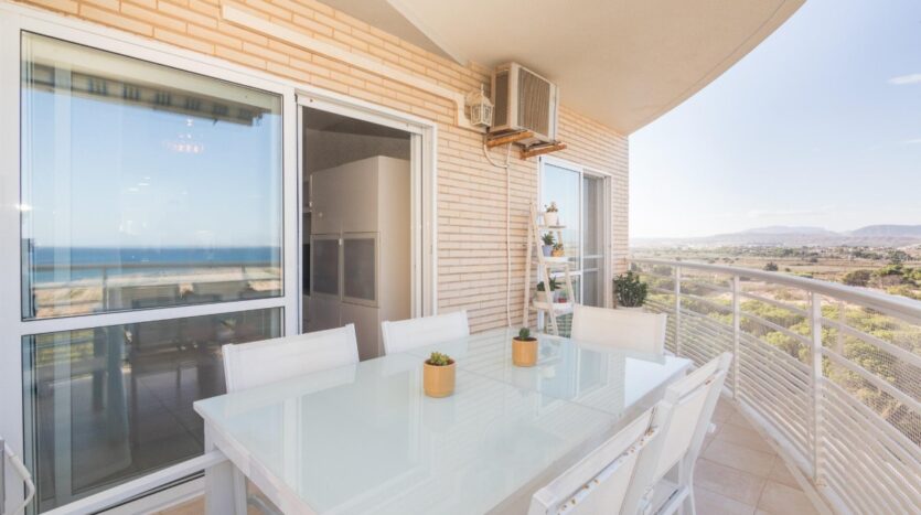 Foto 4 de la propiedad: PISO UNICO EN VENTA DE 3 DORMITORIOS EN LOS ARENALES DEL SOL CON VISTAS ESPECTACULARES