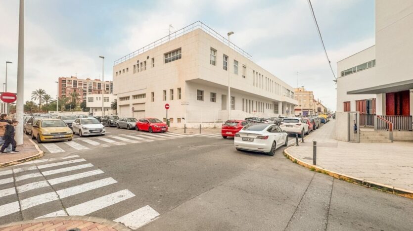 Foto 2 de la propiedad: Plaza de garaje en venta Altabix – Zona Iglesia – Centro de Salud – Elche